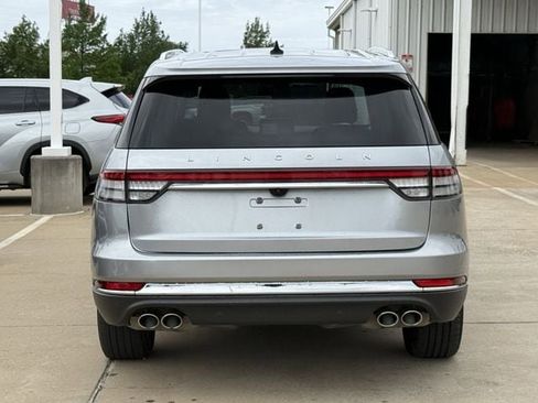 Used 2023 Lincoln Aviator Reserve w/ Equipment Group 201A AWD/4WD image 5