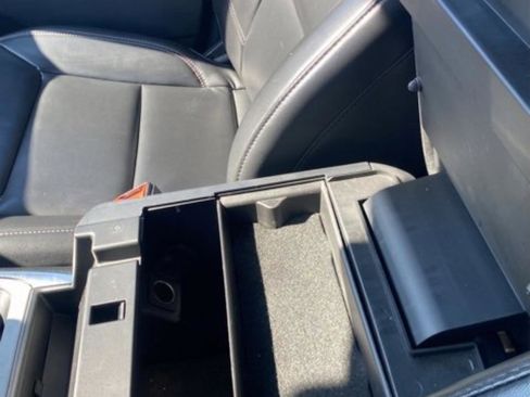 Used 2021 Ford Explorer XLT w/ Equipment Group 202A image 26