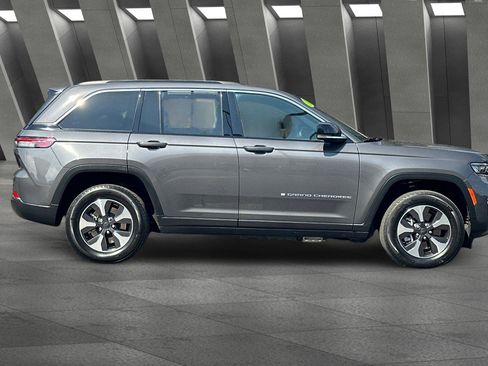 Used 2024 Jeep Grand Cherokee Limited 4xe image 3