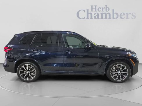 Used 2025 BMW X5 xDrive40i w/ M Sport Package AWD/4WD image 11