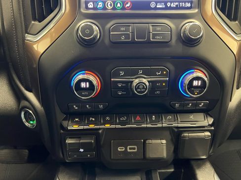 Used 2020 Chevrolet Silverado 1500 High Country image 24