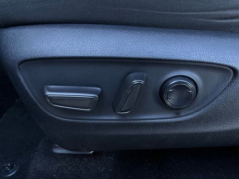 Used 2025 Toyota RAV4 XLE image 11