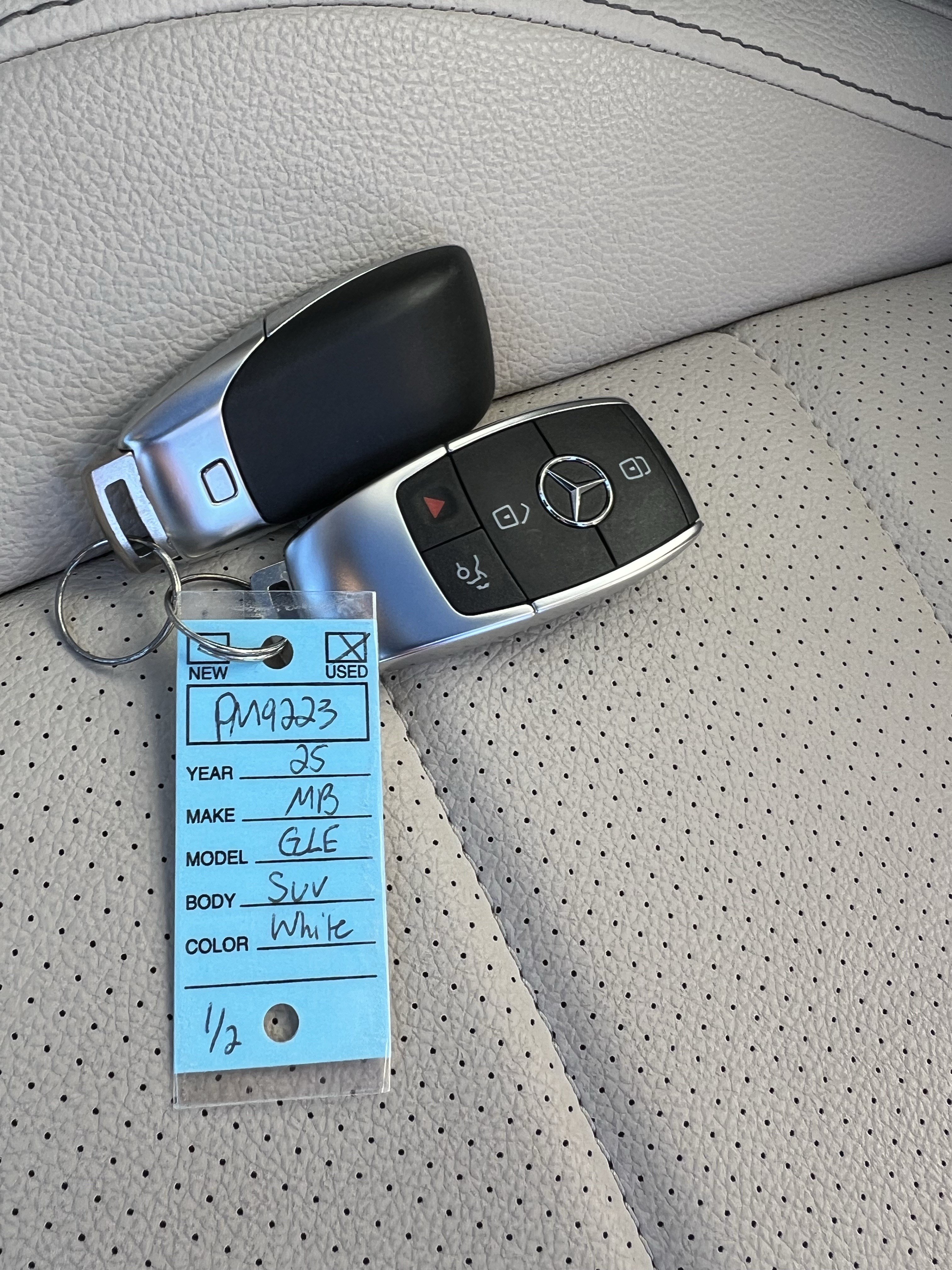 Used 2025 Mercedes-Benz GLE 450 4MATIC w/ AMG Line Exterior image 38