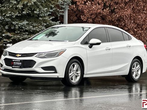 Used 2017 Chevrolet Cruze LT image 8