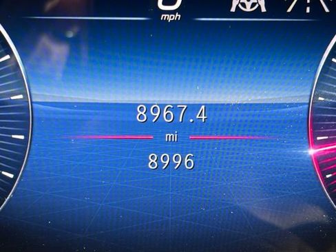 Used 2024 Mercedes-Benz GLB 250 4MATIC image 16