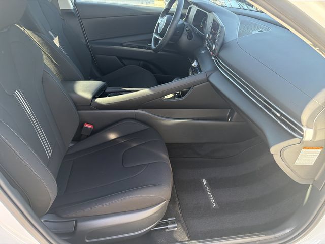Certified 2026 Hyundai Elantra Hybrid FWD image 16