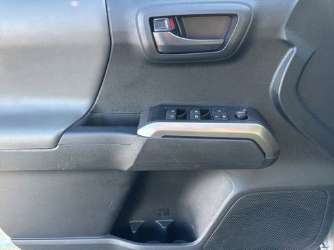 Used 2023 Toyota Tacoma TRD Sport image 15