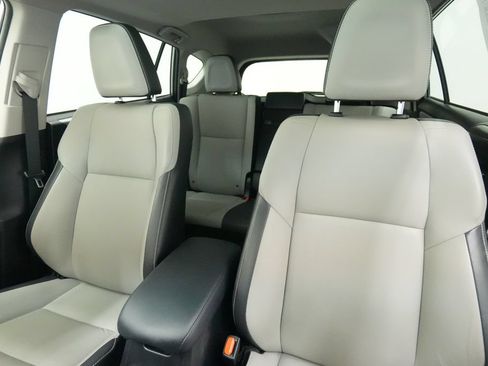 Used 2018 Toyota RAV4 Limited AWD/4WD image 15