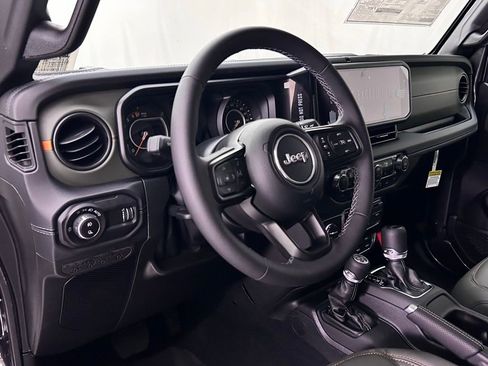 New 2025 Jeep Gladiator Mojave image 14