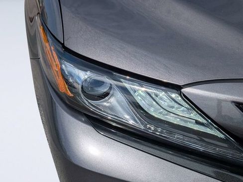 Used 2024 Toyota Camry XSE FWD image 9
