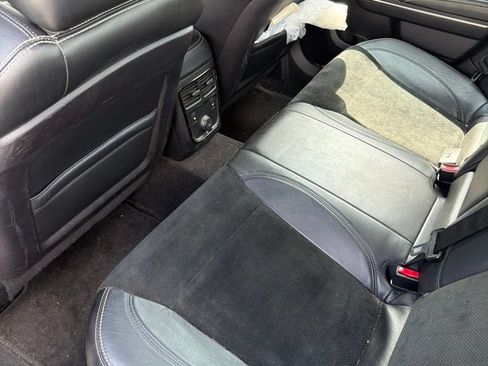 Used 2012 Chrysler 300 SRT8 w/ 19-Premium Speaker Group RWD image 4