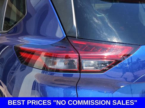 Used 2023 Nissan Rogue SV FWD image 39