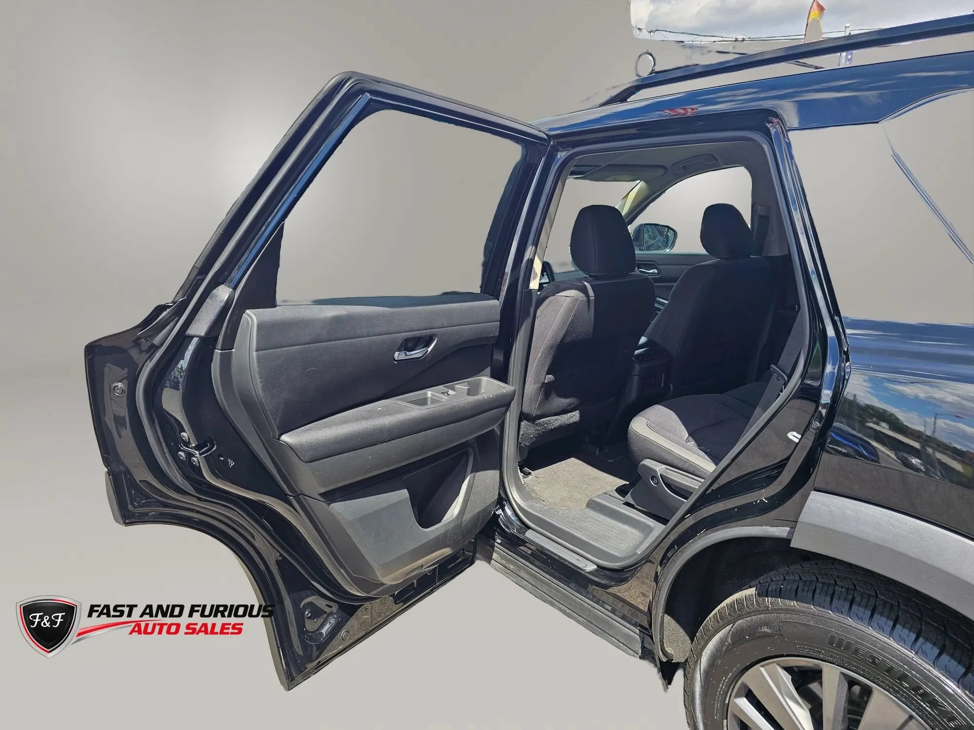 Used 2022 Nissan Pathfinder SV AWD/4WD image 10