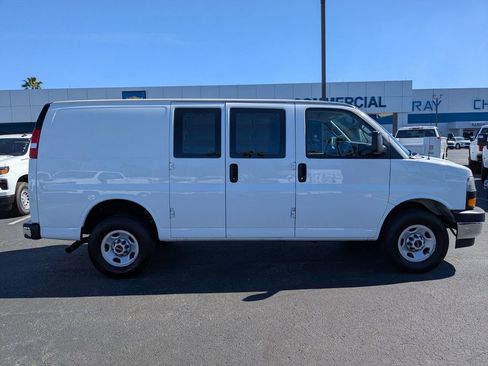 Used 2024 GMC Savana 2500 w/ Driver Convenience Package image 3