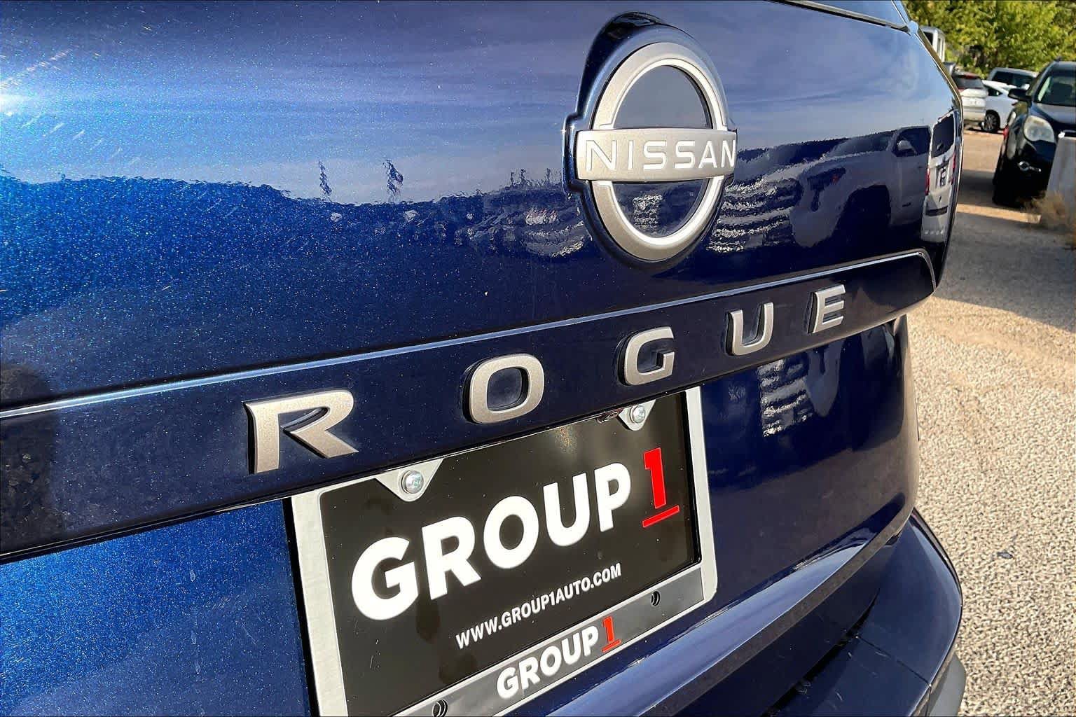Used 2025 Nissan Rogue SV FWD image 10