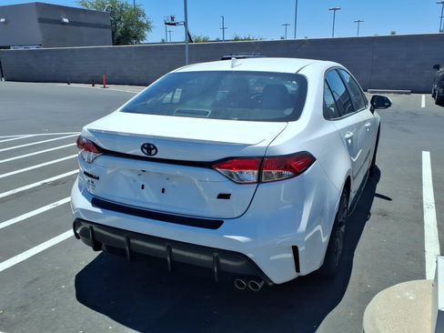 Certified 2025 Toyota Corolla SE FWD image 3