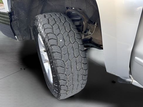 Used 2018 Chevrolet Silverado 1500 LT w/ Texas Edition image 30