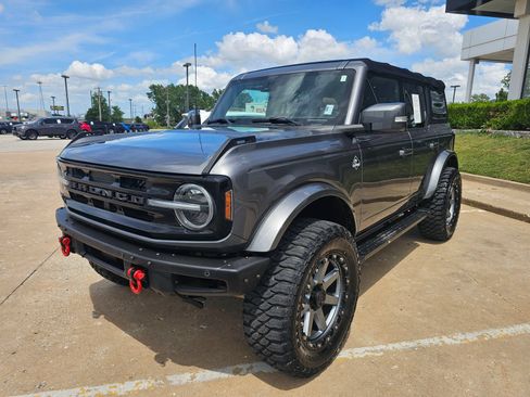 Used 2021 Ford Bronco Outer Banks AWD/4WD image 8