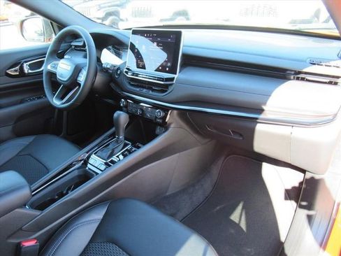 New 2026 Jeep Compass Latitude AWD/4WD image 10