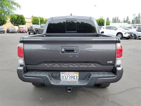 Used 2020 Toyota Tacoma TRD Sport image 25