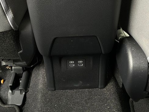 Used 2025 Toyota Prius LE image 12