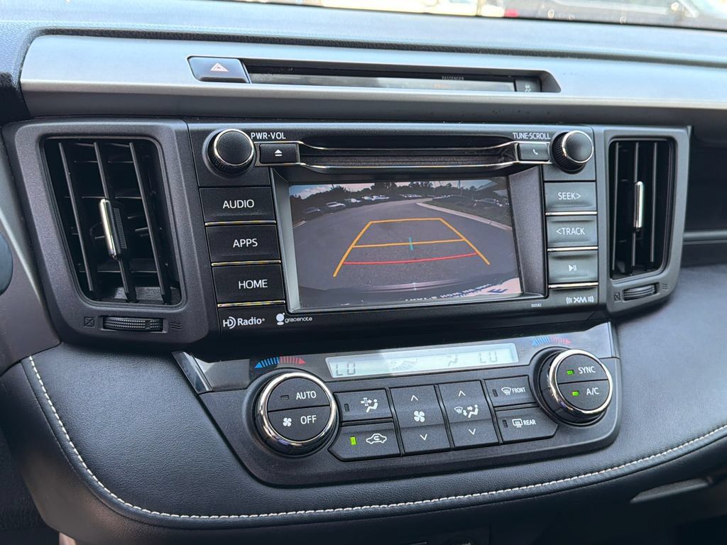 Used 2016 Toyota RAV4 XLE AWD/4WD image 32