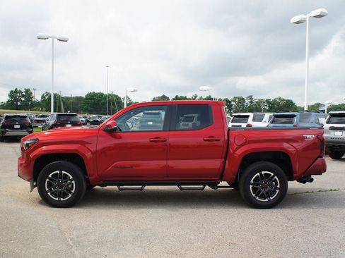 Used 2025 Toyota Tacoma TRD Sport w/ TRD Sport Premium Package AWD/4WD image 13