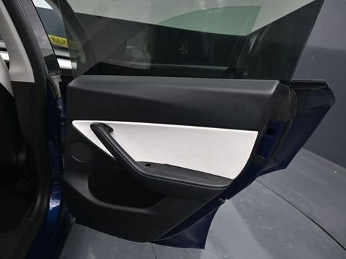 Used 2021 Tesla Model Y Long Range AWD/4WD image 14