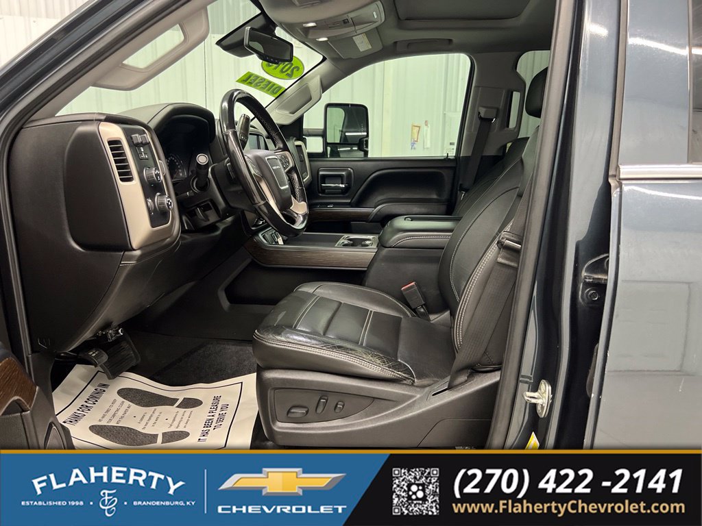 Used 2019 GMC Sierra 2500 Denali w/ Duramax Plus Package AWD/4WD image 9