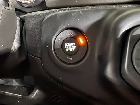 Used 2021 Jeep Wrangler Unlimited Sport AWD/4WD image 32
