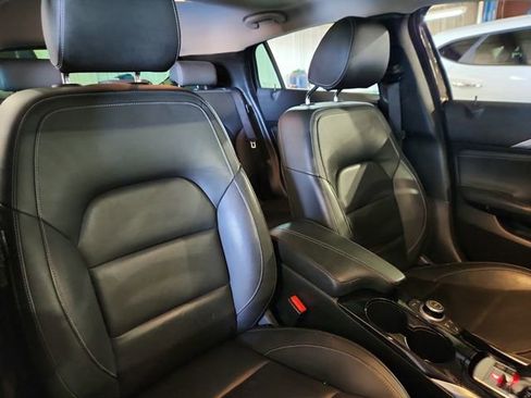 Used 2018 INFINITI QX30 Premium w/ Cargo Package FWD image 20