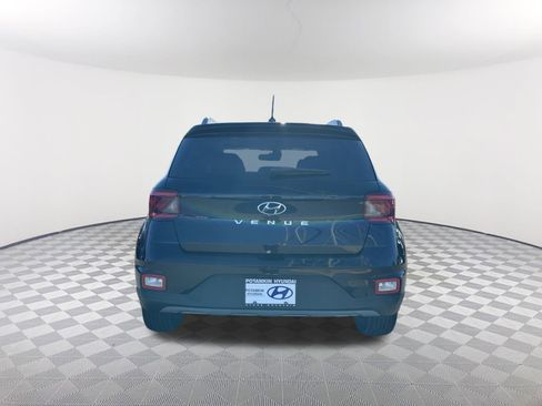 Used 2023 Hyundai Venue SEL image 8