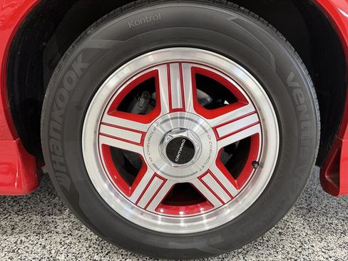 Used 1992 Chevrolet Camaro Z28 RWD image 32