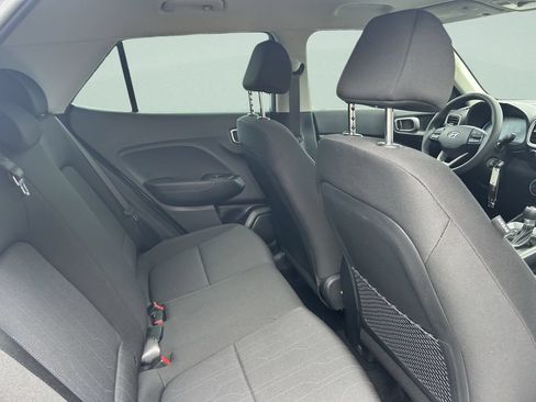 Certified 2024 Hyundai Venue SE FWD image 21
