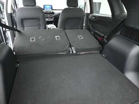 Used 2022 Ford Escape SE w/ SE Sport Appearance Package image 10