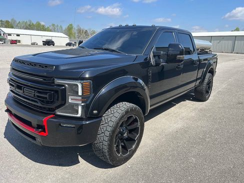 Used 2022 Ford F250 Lariat w/ Lariat Ultimate Package AWD/4WD image 3