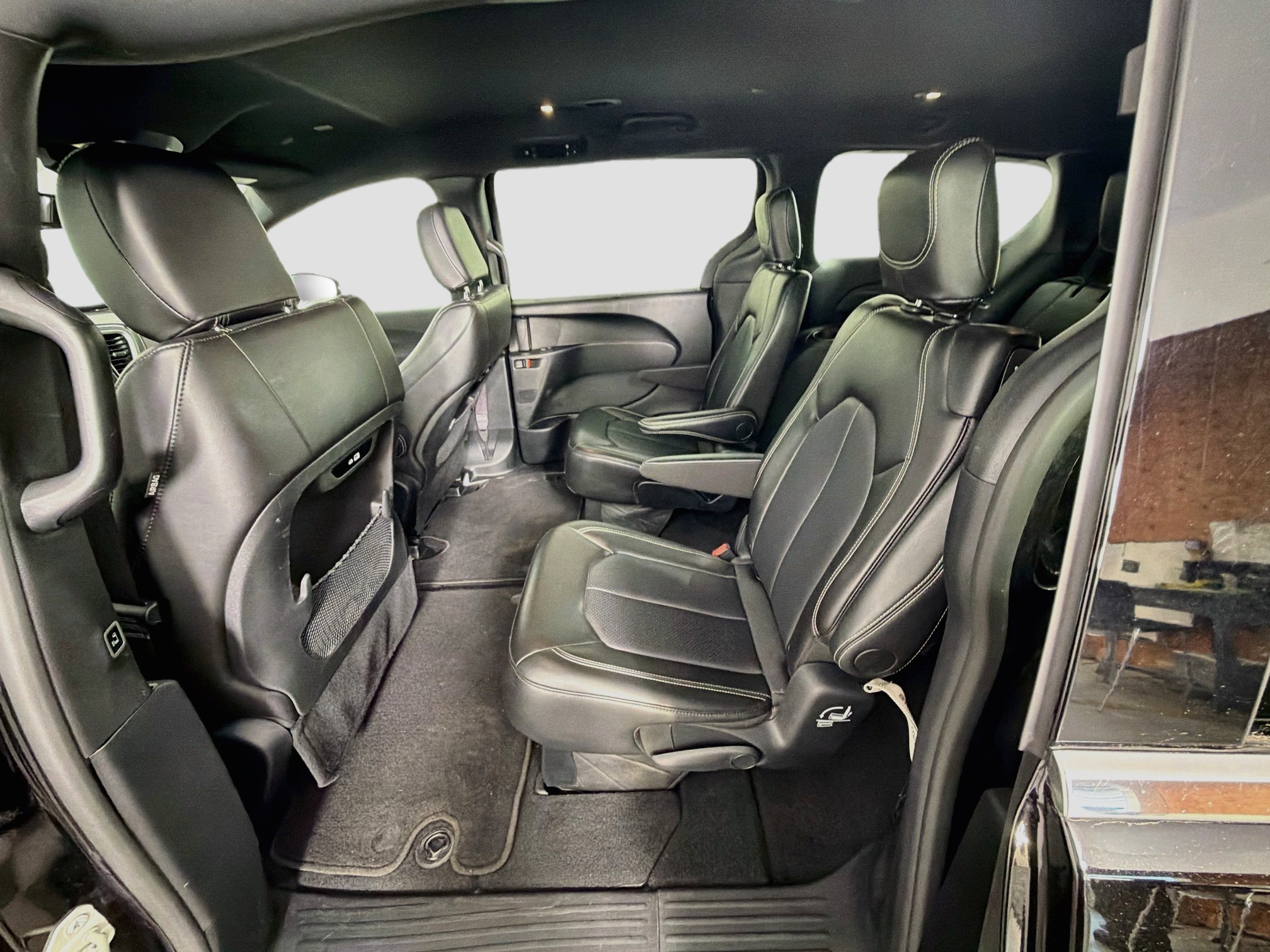 Used 2025 Chrysler Pacifica Select FWD image 29