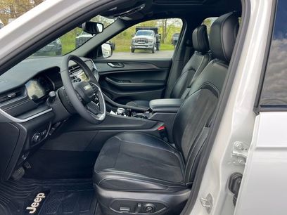 Used 2023 Jeep Grand Cherokee Altitude
