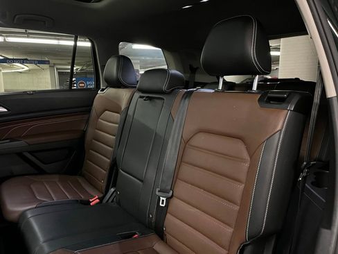 Used 2021 Volkswagen Atlas SEL Premium image 22