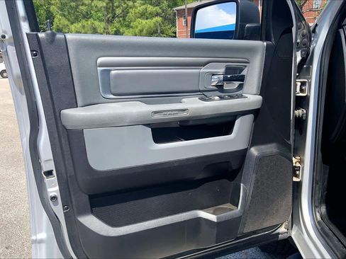 Used 2015 RAM 1500 Classic SLT RWD image 22