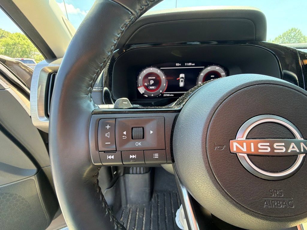 Used 2023 Nissan Pathfinder Platinum AWD/4WD image 6