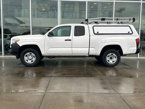 Used 2023 Toyota Tacoma SR RWD image 6