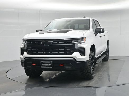 Used 2024 Chevrolet Silverado 1500 LT Trail Boss w/ LT Trail Boss Premium Package image 59