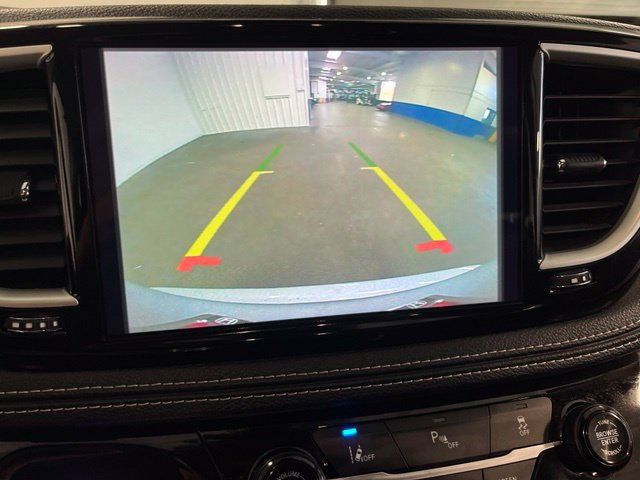 Used 2024 Chrysler Pacifica Limited FWD image 28