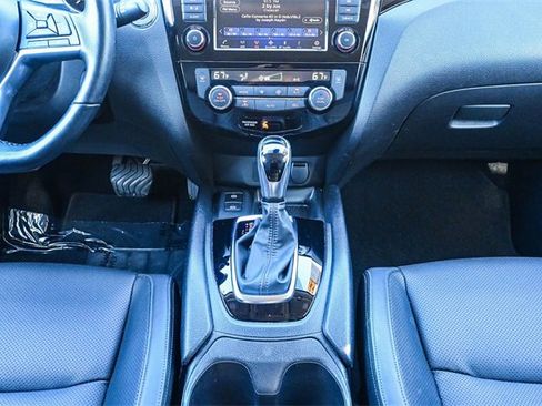 Used 2022 Nissan Rogue Sport SL image 16