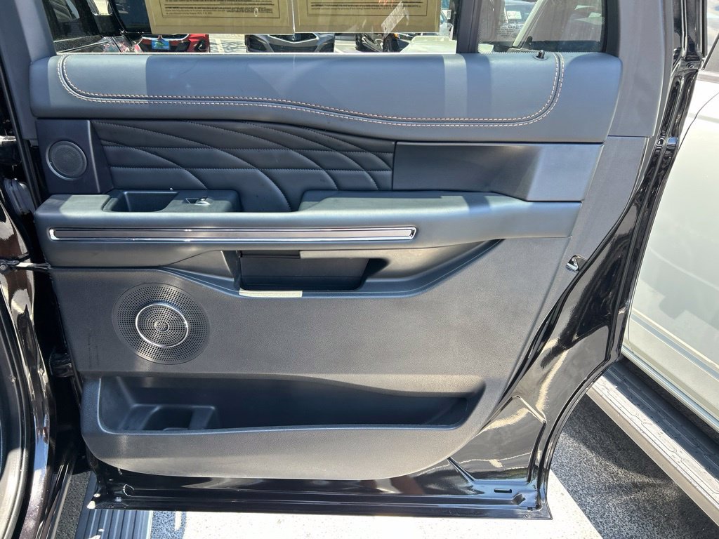 Used 2023 Ford Expedition Max Platinum AWD/4WD image 43
