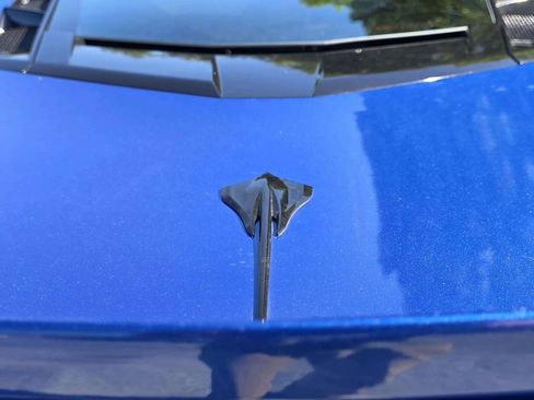Used 2022 Chevrolet Corvette Stingray Coupe w/ Z51 Performance Package RWD image 27
