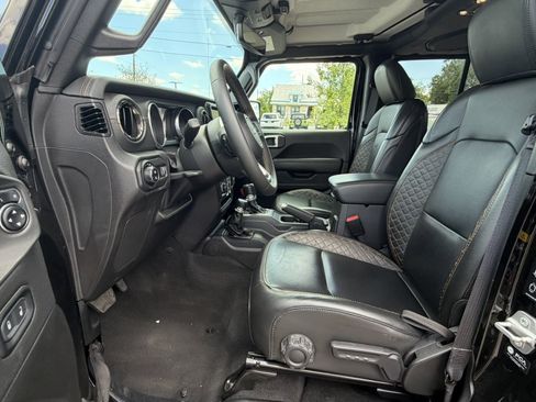 Used 2023 Jeep Gladiator Overland AWD/4WD image 11
