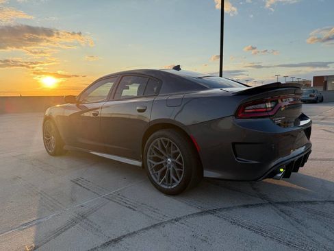 Used 2019 Dodge Charger R/T w/ Plus Group RWD image 7