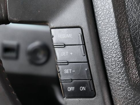 Used 2010 Ford F150 XLT image 18